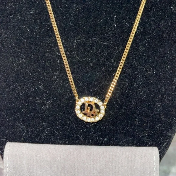 🛑SOLD🛑Christian Dior preloved diamond necklace excellent condition size 8”Long - Picture 2 of 7